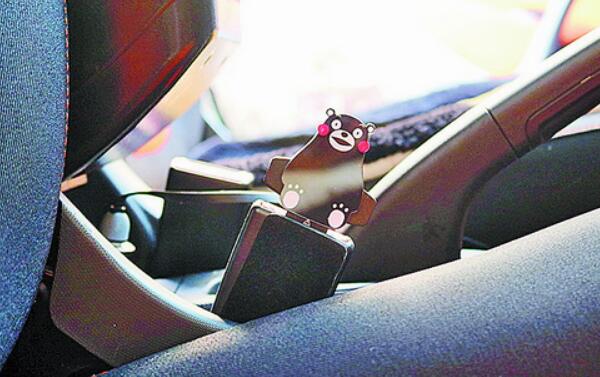 安全带插片是干嘛用的 让车内提示音消失有安全隐患