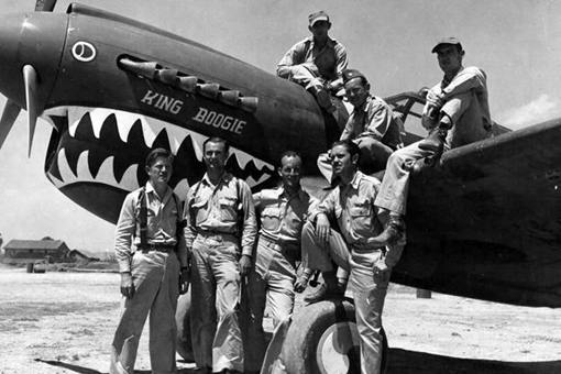 二战援华飞虎队飞机机头为何画上鲨鱼图案?为何叫飞虎队?
