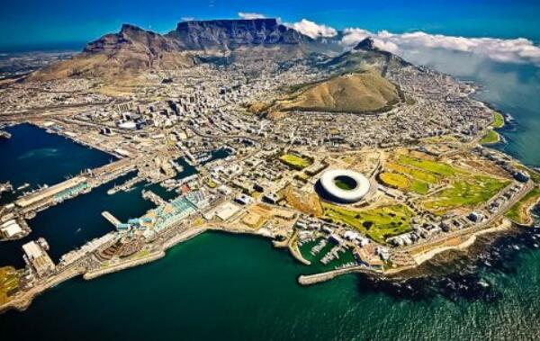 南非是一个国家吗？是位于非洲大陆最南端/三个首都