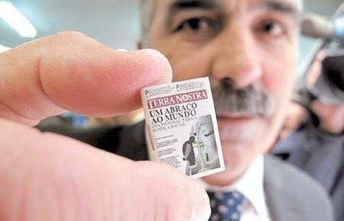 世界上最小的报纸 仅长32毫米【要用放大镜才能看)