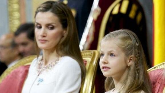西班牙莱昂诺尔公主 不仅长得好看还是下一任国王