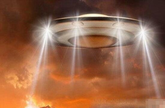 巴西神秘光束之谜 外星飞碟袭击人类致死亡军方被吓尿