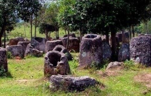 老挝石缸阵之谜 3000个石缸疑似古人存放尸体石棺/未解