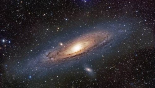 离地球最近的星系 距离地球两百万光年的仙女座