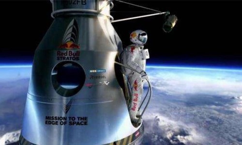 3万9千米跳伞是真的吗？氦气球真的能够升上外太空吗