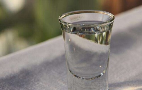 蒸馏水可不可以长期喝？长期服用蒸馏水有哪些危害