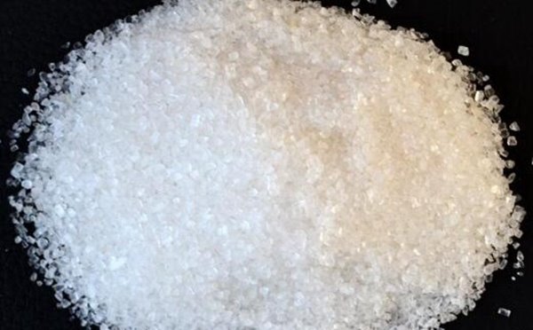 工业盐和食用盐有什么？区别？两者都可以食用吗