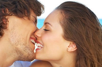 法式接吻的九种方式 深吻和吸吮式最常见(提升接吻技巧)