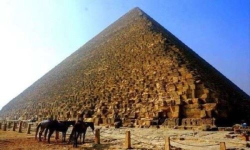 金字塔是人类建造的吗？金字塔石板里面发现人类头发