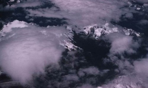 卫星拍到的真龙凤凰 鳞片清晰可见 实为冰川辟谣