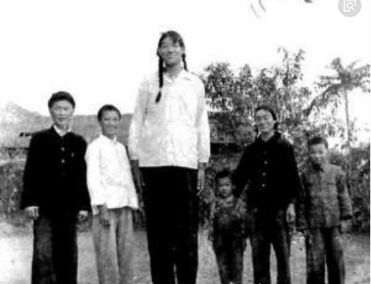 世界上最高的女人 曾金莲身高2.48米(只活了18岁/已故)