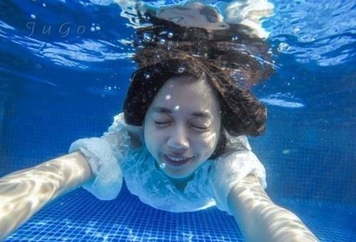 人可以在水下睁眼吗？在水中睁开眼睛的技巧有哪些