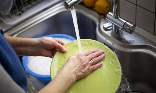 用洗手液洗碗会中毒吗？最好不要用洗手液洗碗