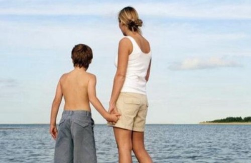 米斯蒂·阿特金森和16岁儿子乱伦 自认为遗传性性吸引