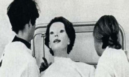 1972面无表情的女人 长相神似假人 美国医院惨案真相
