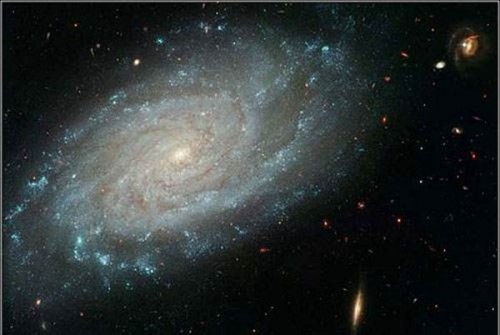 宇宙十大最迷人星系 大螺旋星系中央竟有巨型黑洞