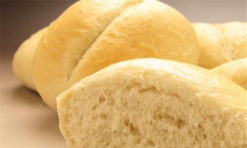 全麦面包可以蒸着吃吗？面包蒸热小技巧蒸着口感更软