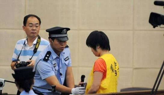 18岁少女齐萍萍杀害父母 肢解碎尸并非父母亲生