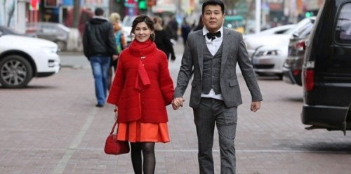 俄罗斯性感女孩没人娶 希望与中国男女搭配解决问题