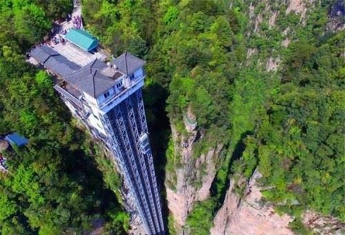 世界上最奇葩的电梯 第一来自中国修建在悬崖边