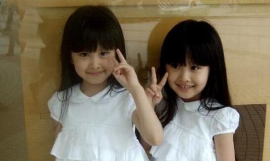 中国台湾最美双胞胎 三岁走红如今16岁完全没长歪