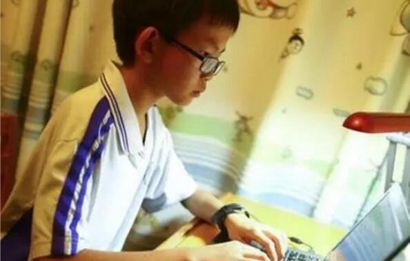 中国最小的黑客汪正扬 8岁开始写代码(修复百余个网站漏洞)